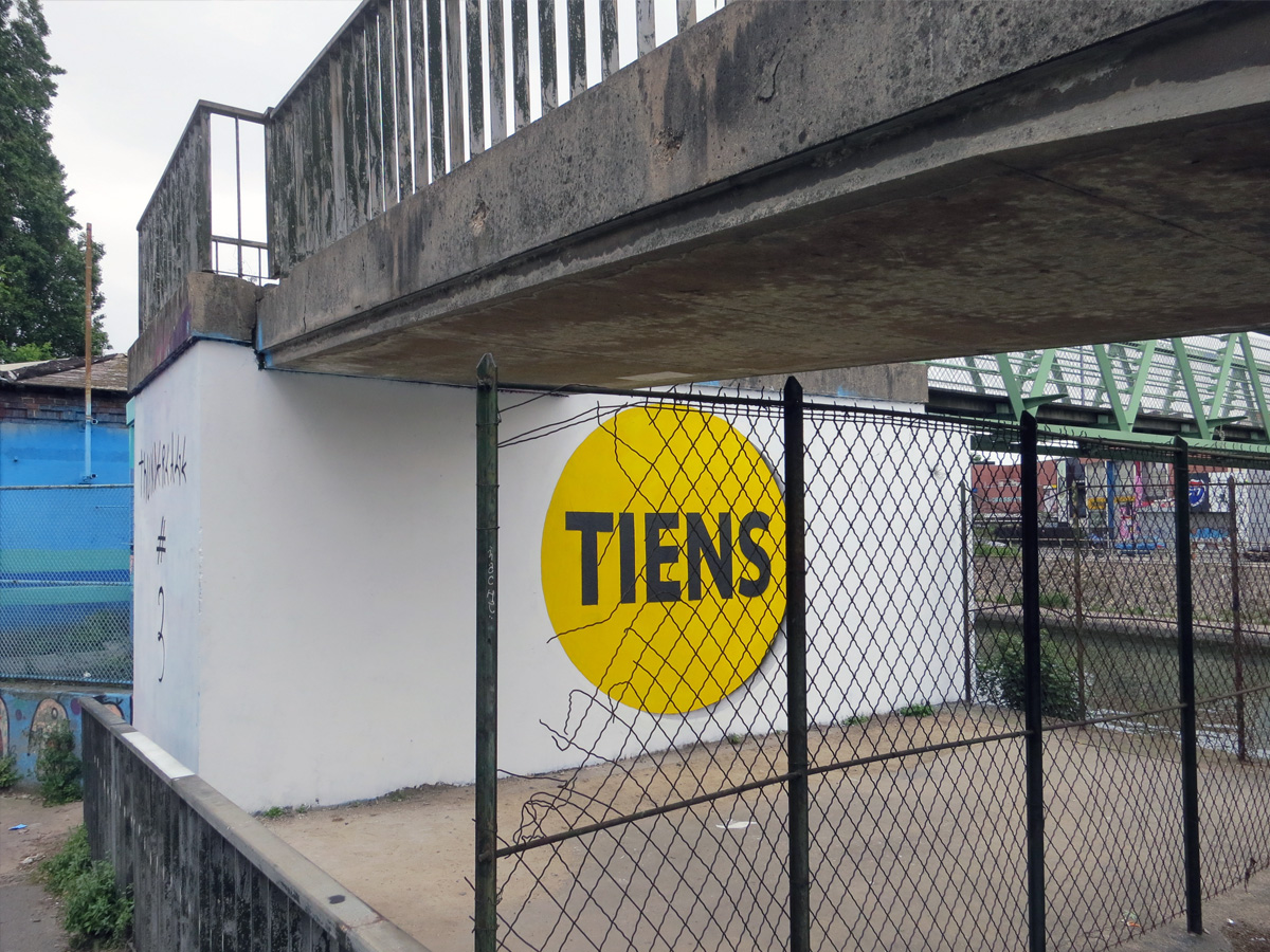 Elsa Werth, Tiens, 2019, exhibition view_2